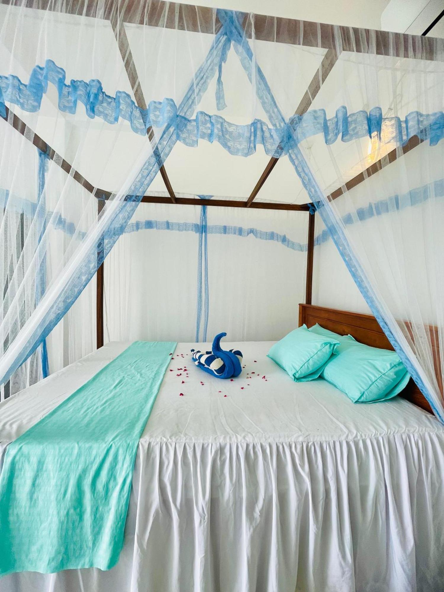Moon Light Guest Bed & Breakfast Mirissa Exterior photo