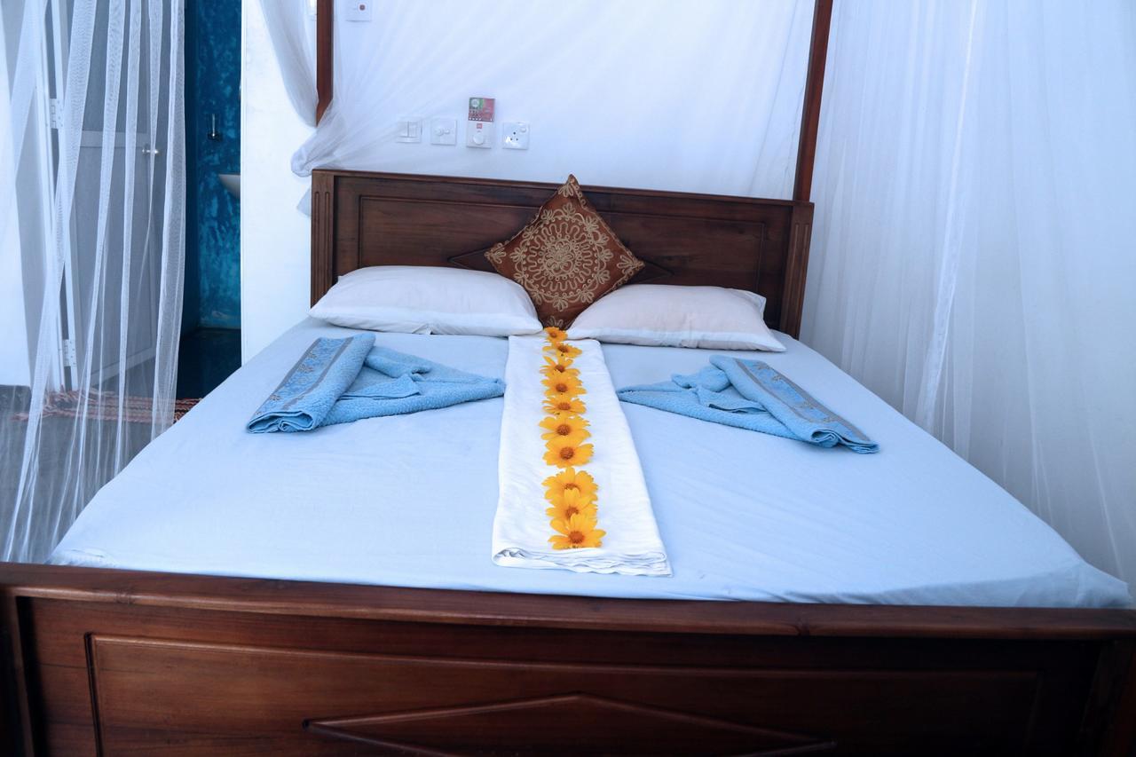 Moon Light Guest Bed & Breakfast Mirissa Exterior photo
